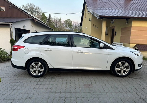 Ford Focus cena 36900 przebieg: 191000, rok produkcji 2016 z Kamień Krajeński małe 742